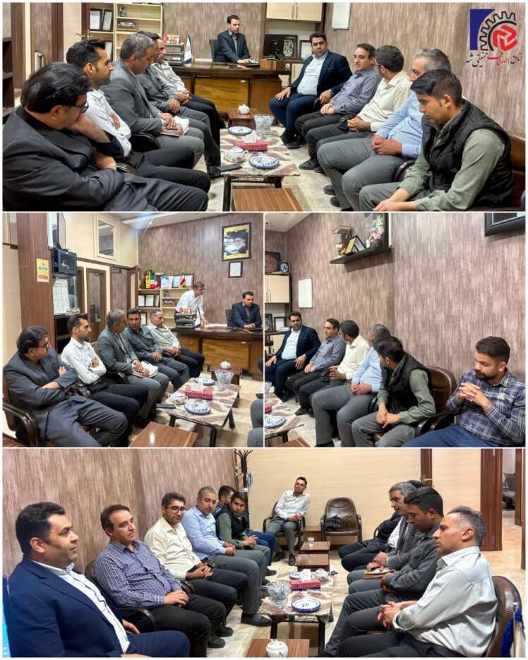 جلسه ماهانه رئیس و اعضای هیئت رئیسه اتاق اصناف با کارمندان