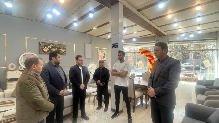 بازدید علیرضا حفیظی ریاست اتاق اصناف از جشنواره مبلمان امیرکبیر